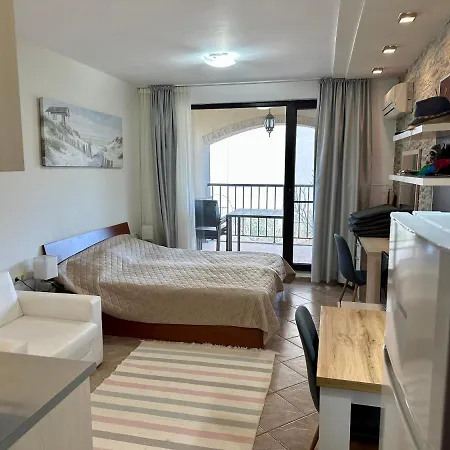 Apartment Green Life Studio Deluxe Sosopol
