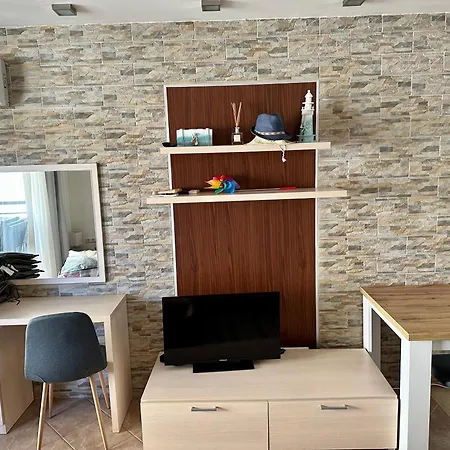Green Life Studio Deluxe Apartment *